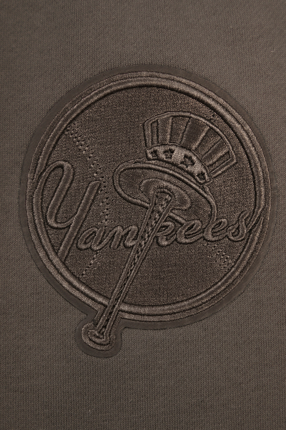 Pro Standard New York Yankees Neutral FLC Shorts