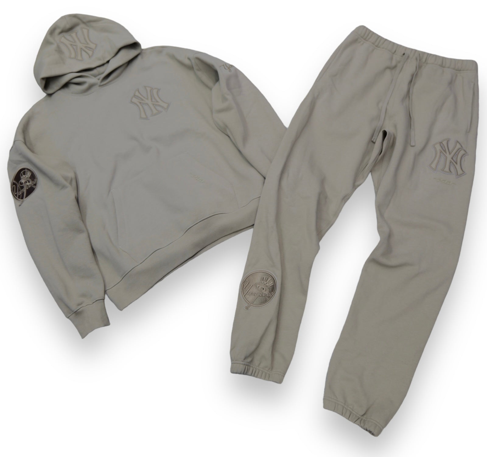 Pro Standard New York Yankees Sweatsuit (Taupe)