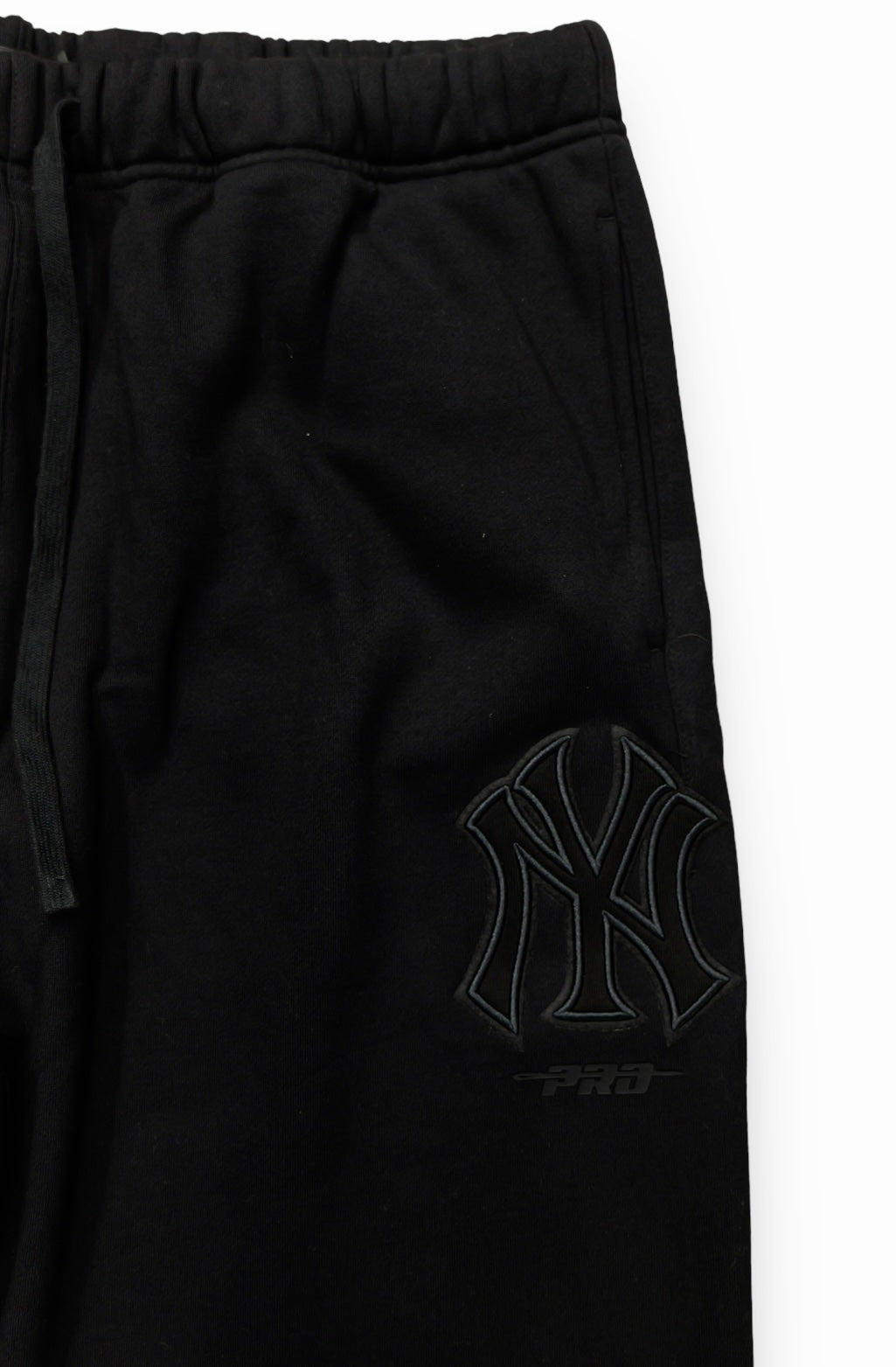Pro Standard New York Yankees Sweatpants (Black)