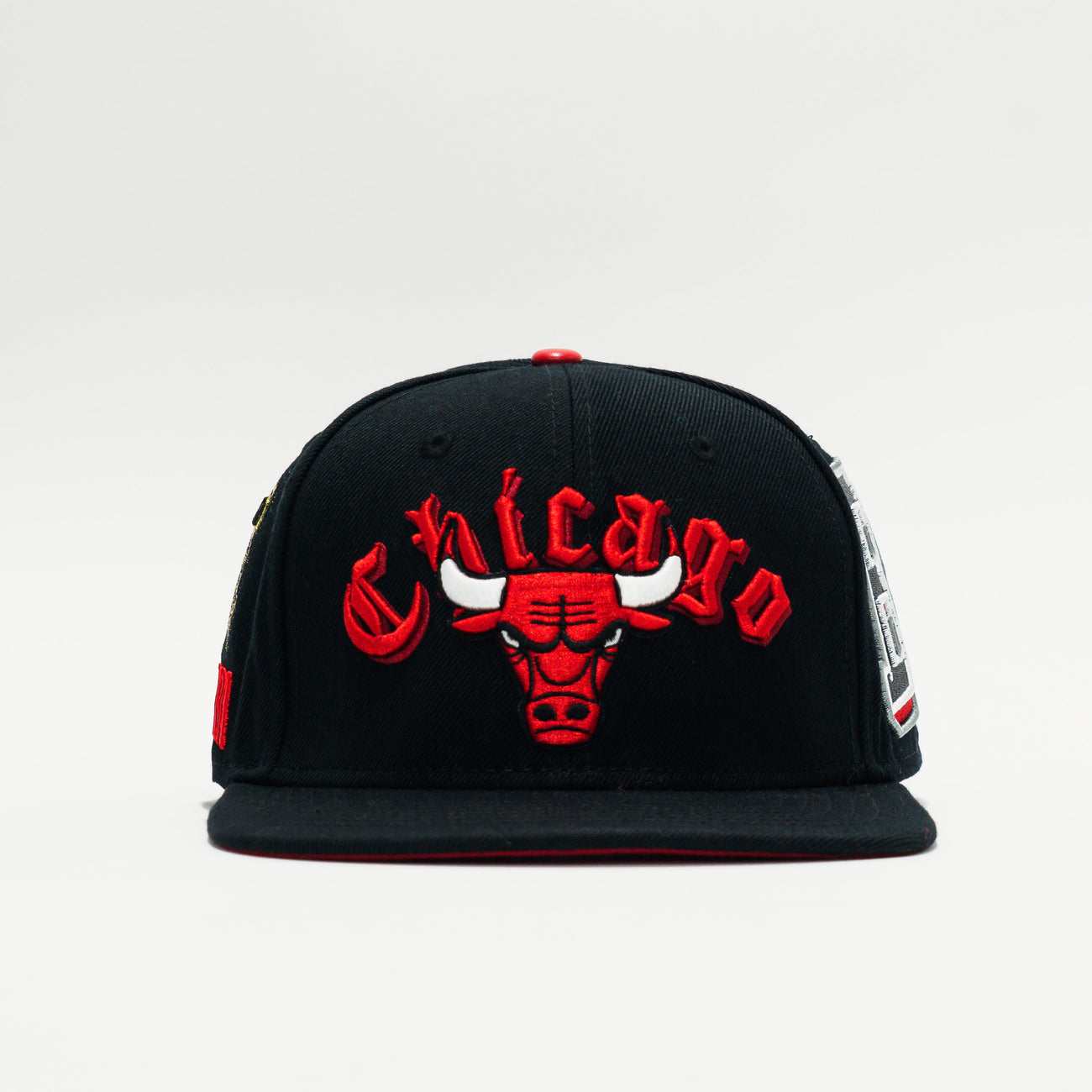 Pro Standard Chicago Bulls Old English Snapback Hat