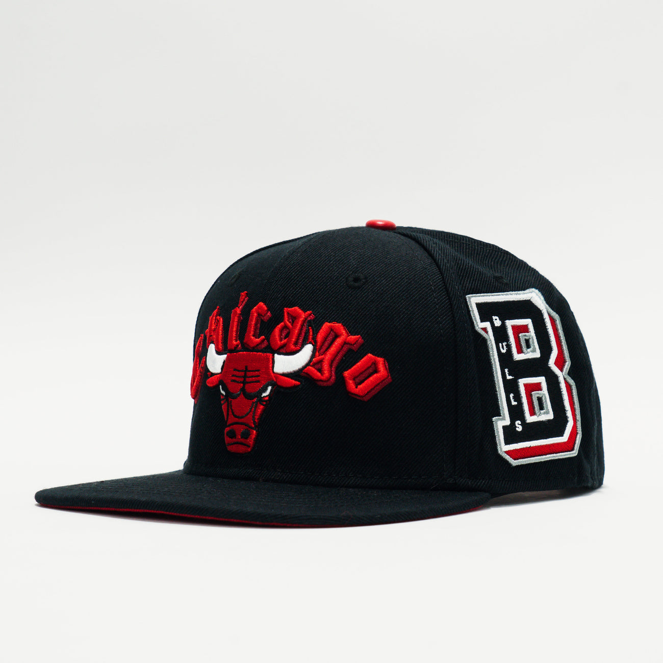 Pro Standard Chicago Bulls Old English Snapback Hat
