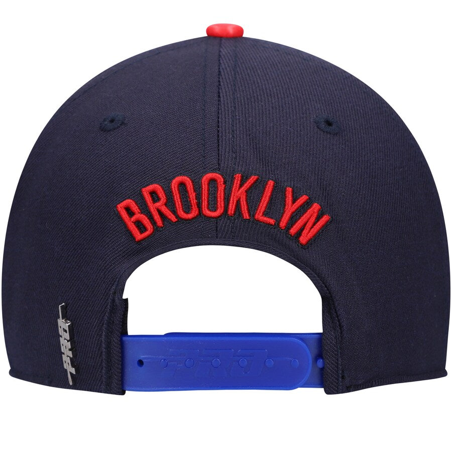 Pro Standard Brooklyn Nets Navy Dip-Dye Snapback Hat