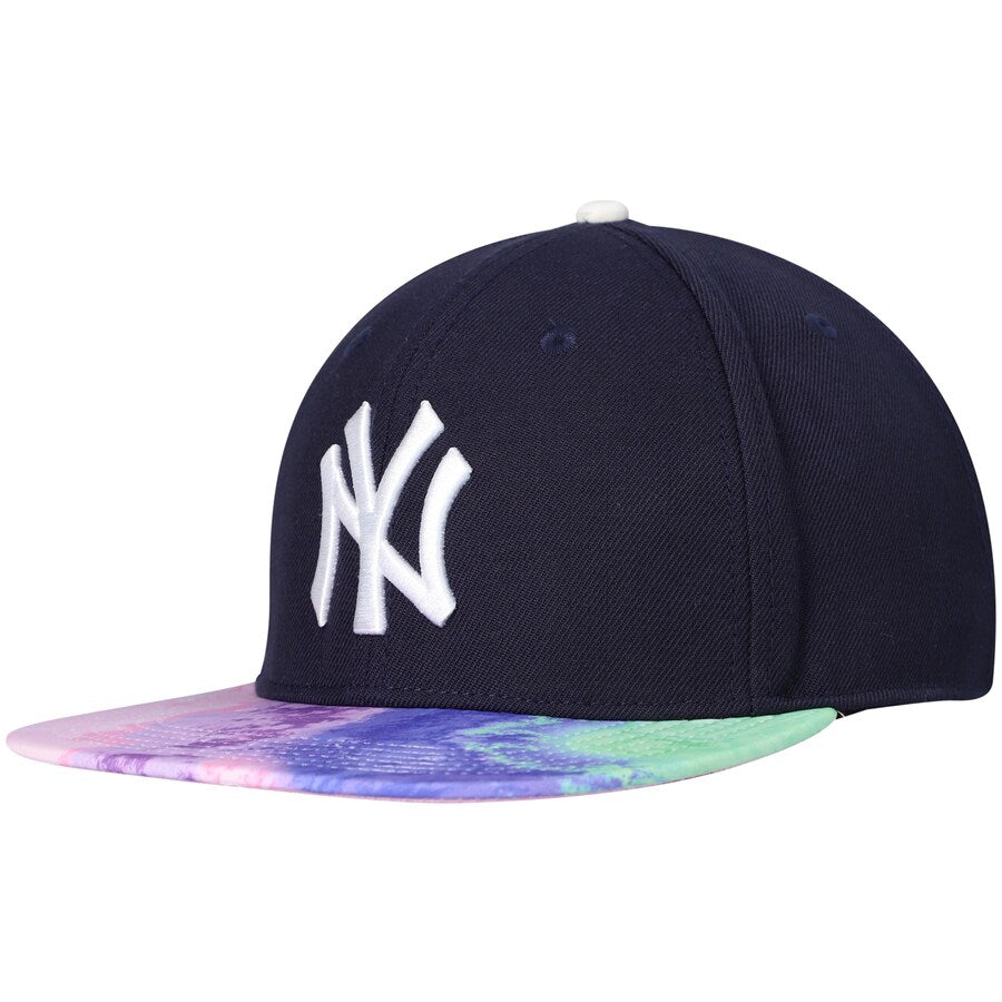 Pro Standard New York Yankees Dip-Dye Snapback Hat