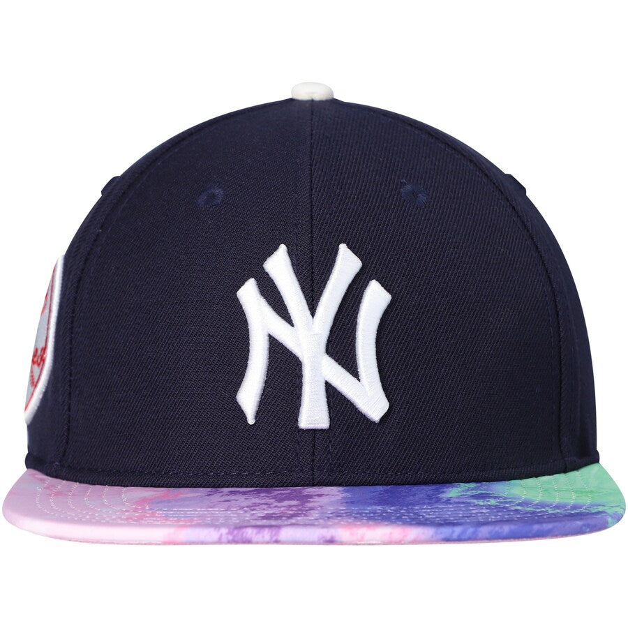 Pro Standard New York Yankees Dip-Dye Snapback Hat