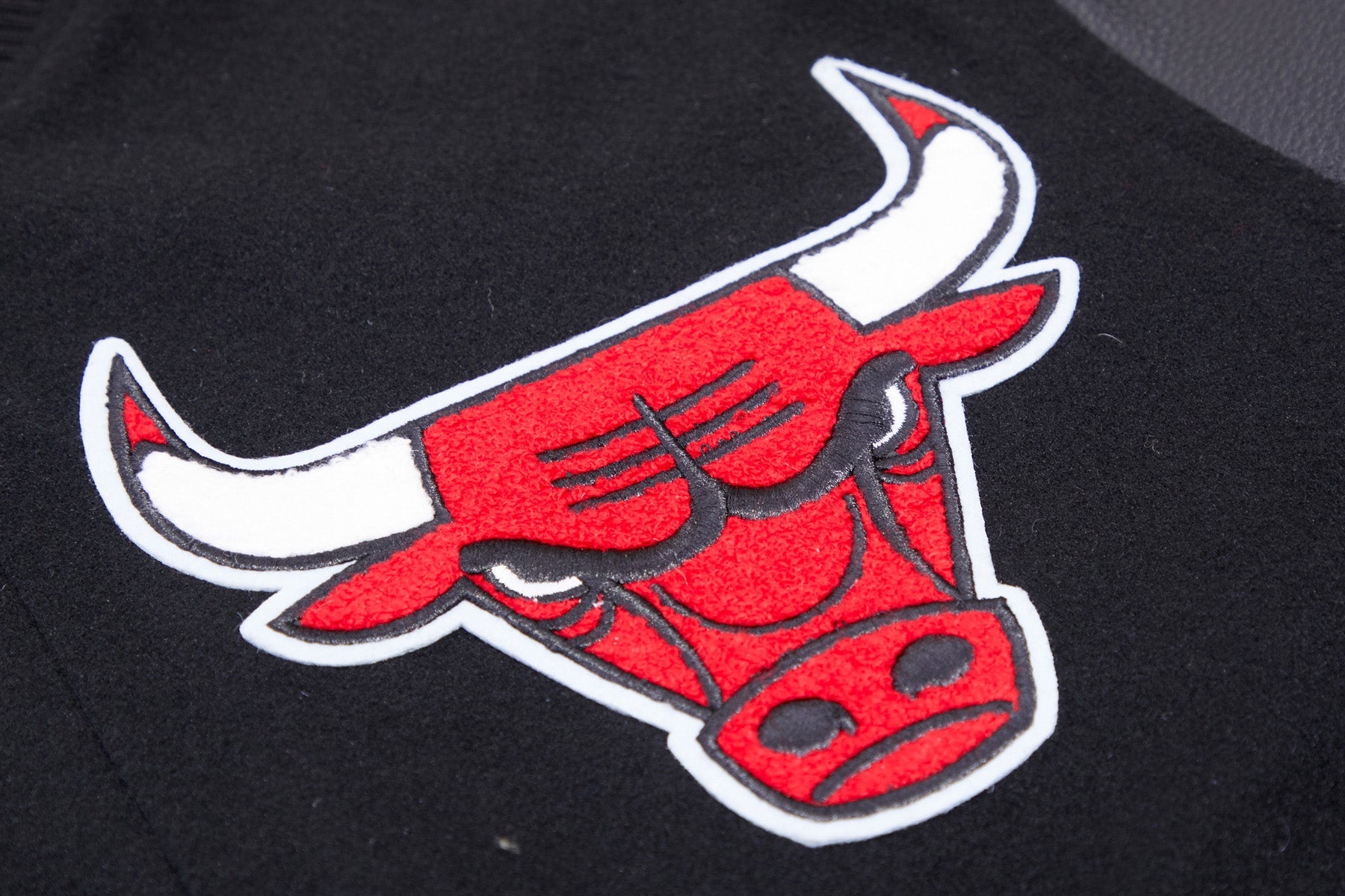 Pro Standard Chicago Bulls Classic Wool Varsity Jacket